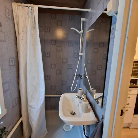 B. * ハーシュタ